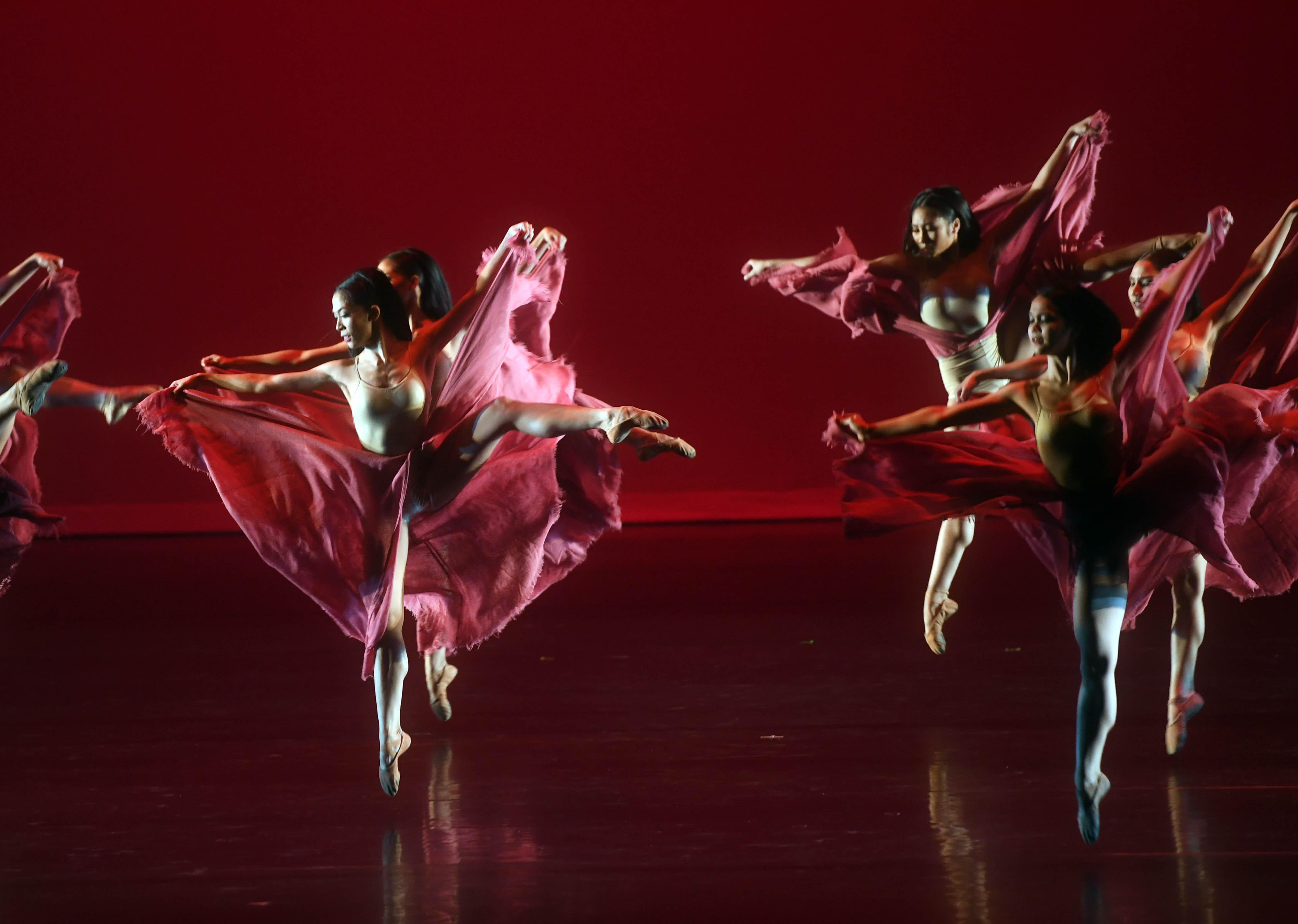 菲律宾芭蕾舞团在京演出《巅峰之作》(4)