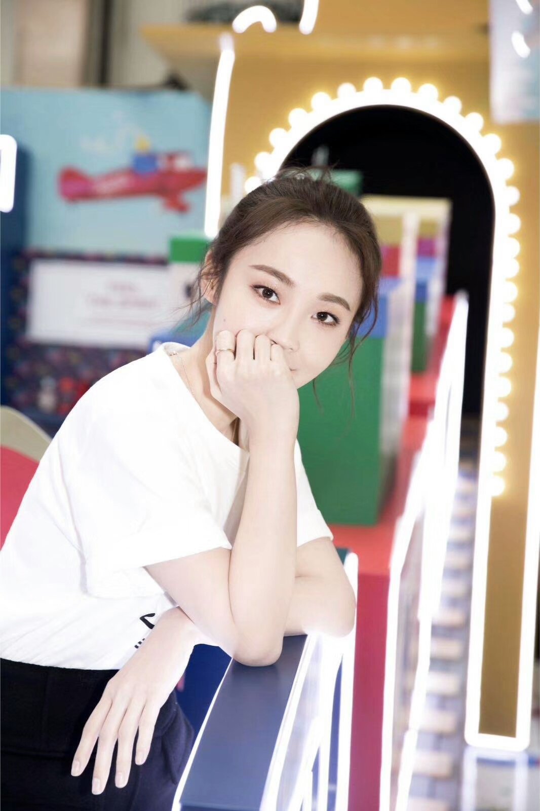 张佳宁 《知否》今日开播耿直girl盛小五今日上线追爱勇敢无畏