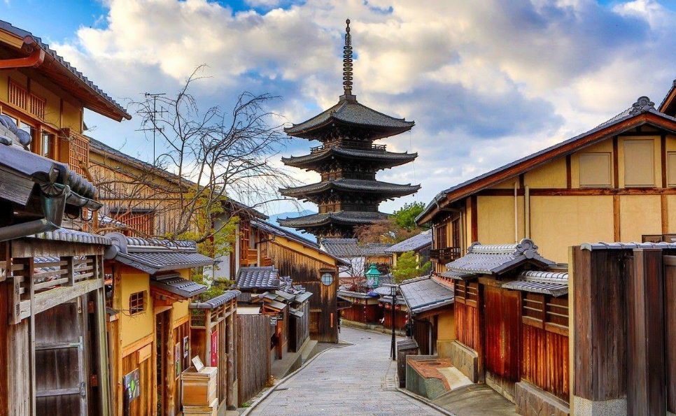 日本的一座千年古都,让人如此沉醉,就好像穿越到了古代一样