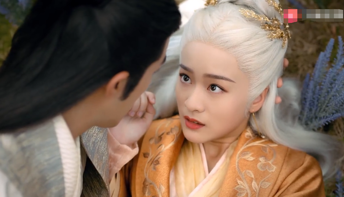 容乐带着孩子们和无忧玩老鹰抓小鸡,一不小心当众秀恩爱,太甜蜜