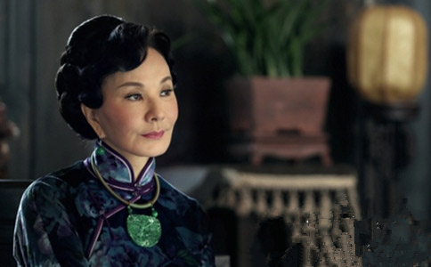 她有一个独生子名叫邹少官,但是邹少官得癌症去世了.