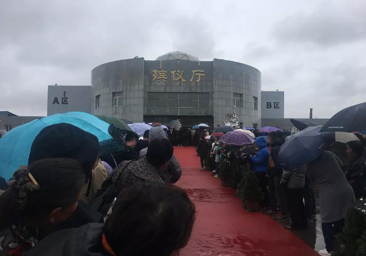 2018年9月22日上午10点,呼伦贝尔海拉尔区殡仪馆,"吉祥三宝"布仁