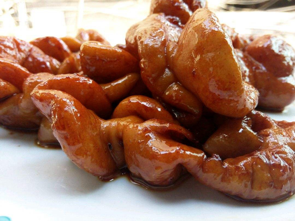 酱猪心和酱肥肠的做法,只需这样做,质地软烂,咸香适口