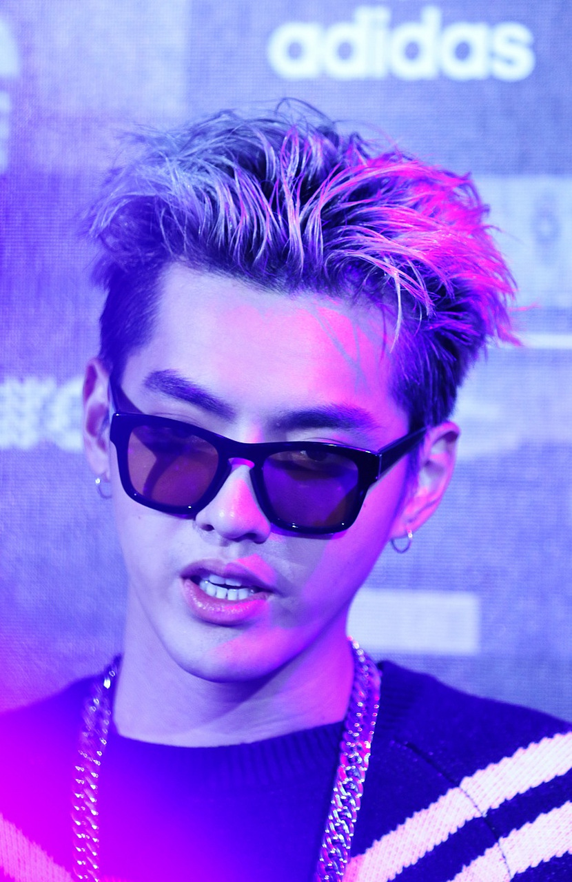 吴亦凡案二审宣判# 近日,吴亦凡案的二审判决结果引起了广泛关注