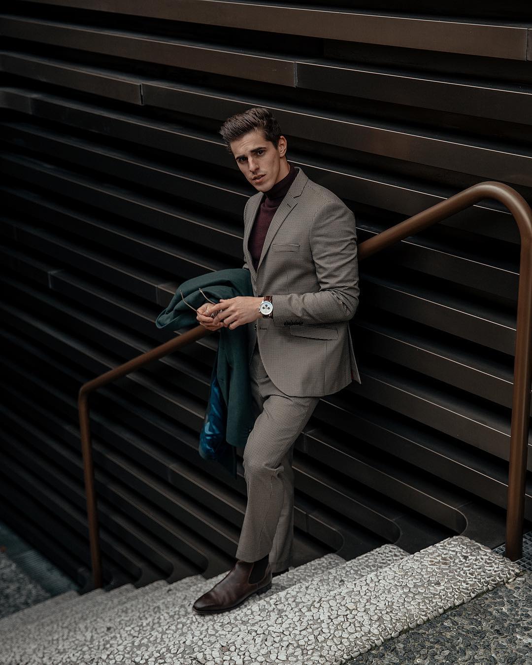 穿西装很有味道的酷帅小哥,穿搭功力十分深厚,实在是太会穿了