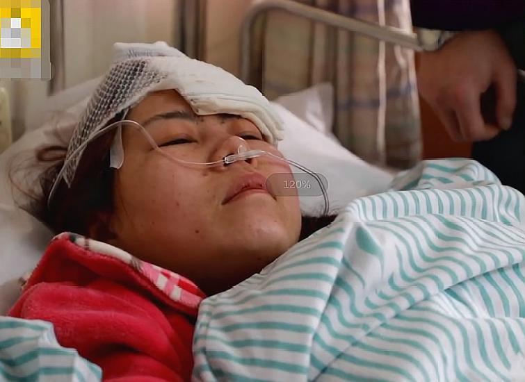 过分!公交女司机受伤住院,竟是老人所为,民警:这不是第一次了