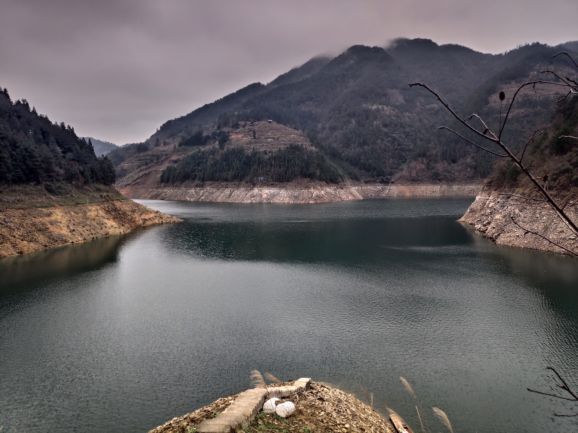 贵州省剑河县柳川镇革东村别致的苗族建筑