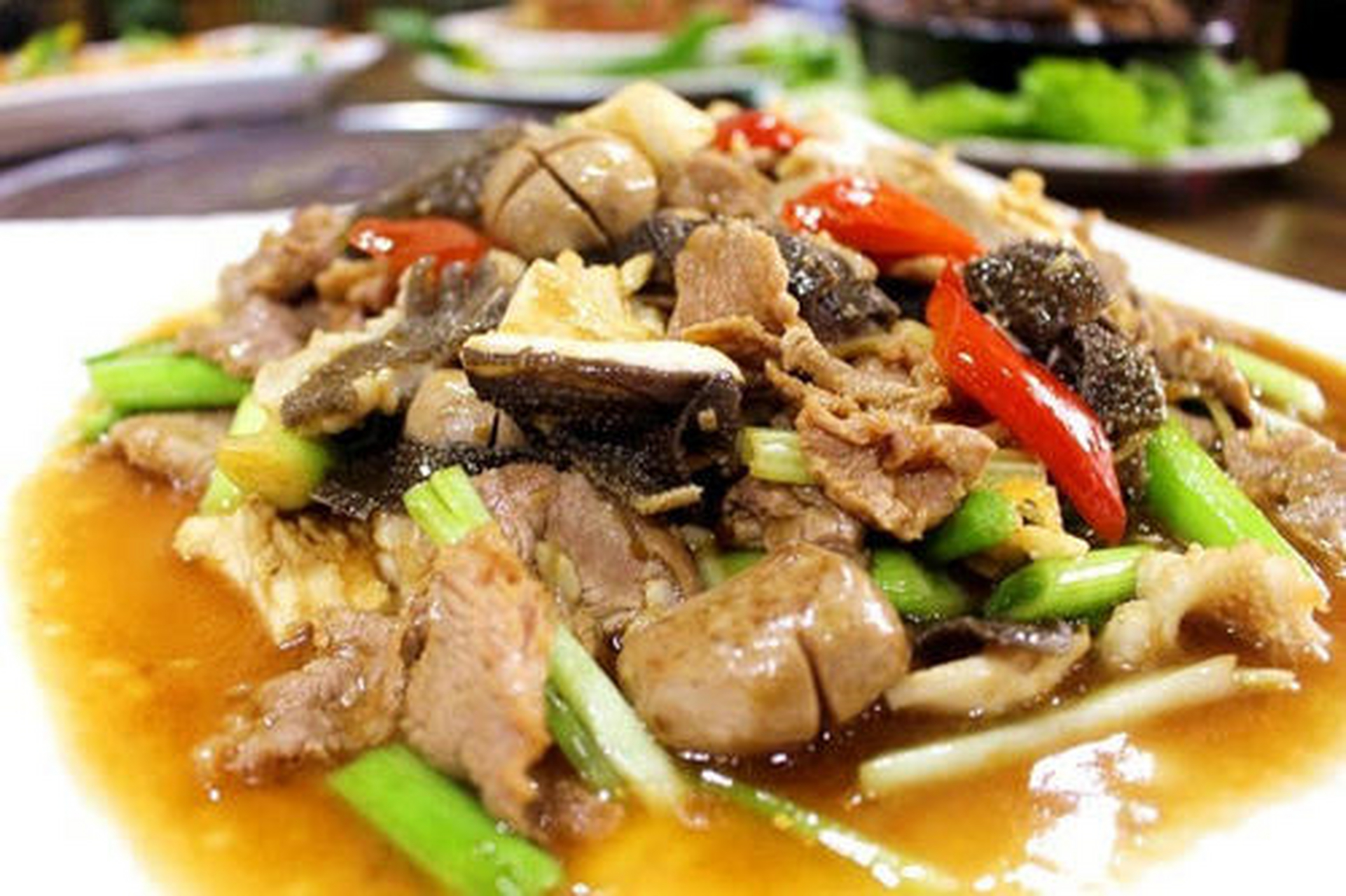 #城市小吃地图#生炒牛杂采用黄牛肉,牛肛脑,牛百叶,牛黄喉等材料并配