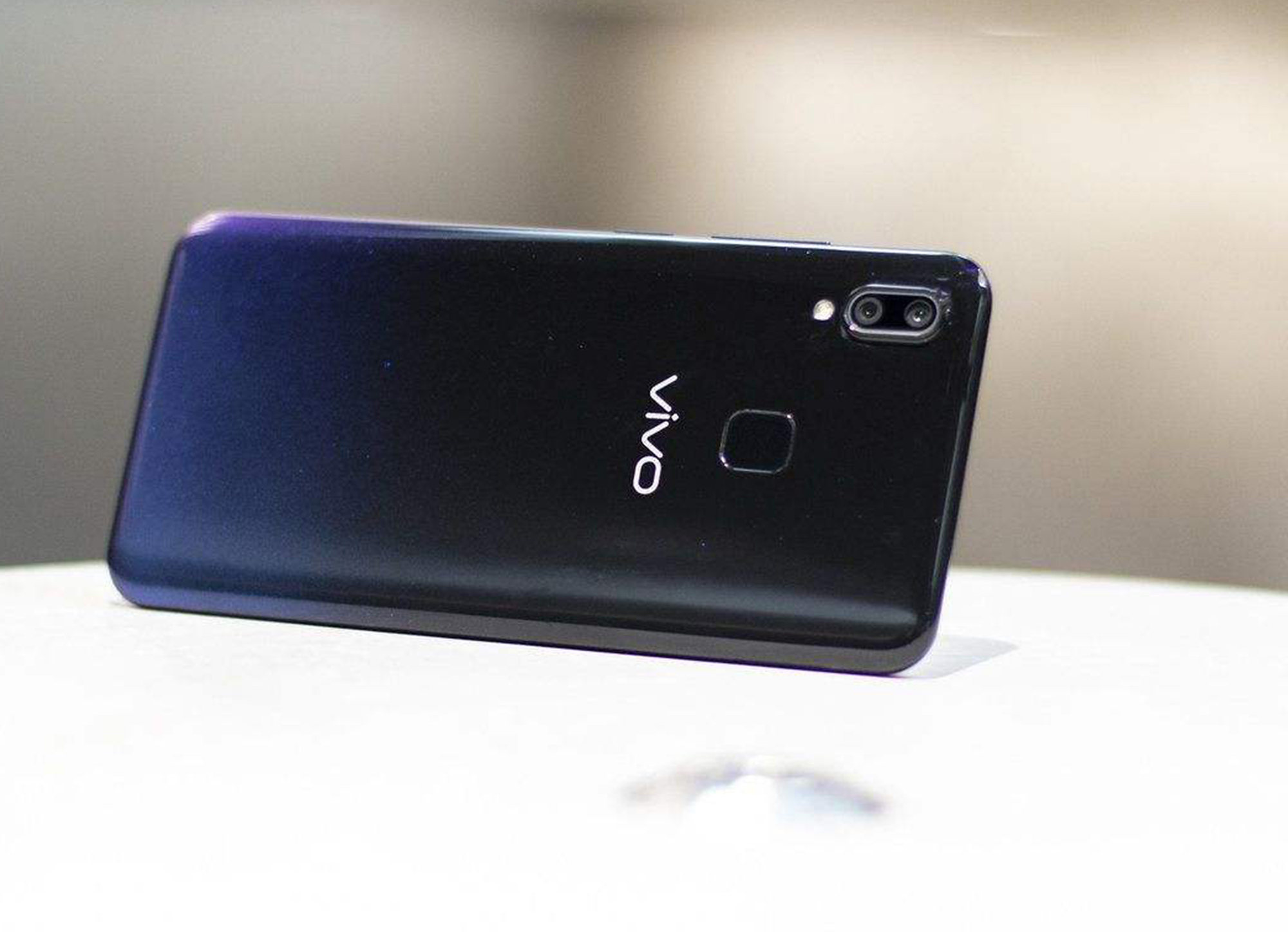 6.2寸水滴屏 4030mah大电池,vivo百元机定价799,也挺有性价比!