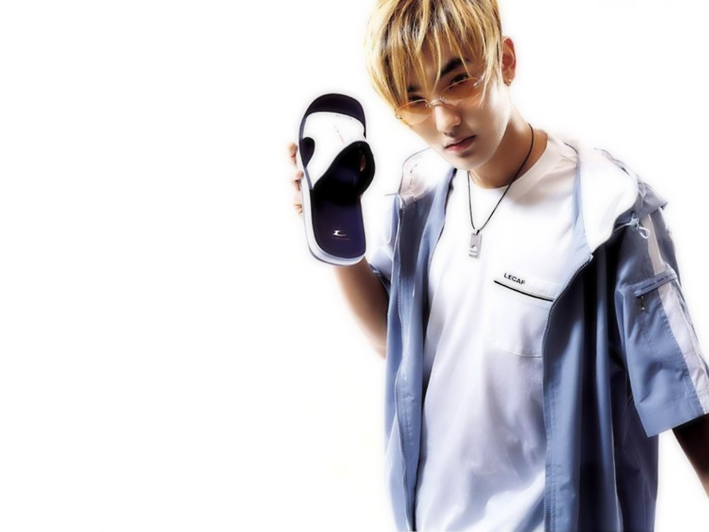 安七炫39岁生日,近照居然重返巅峰颜值!不愧是hot第一帅