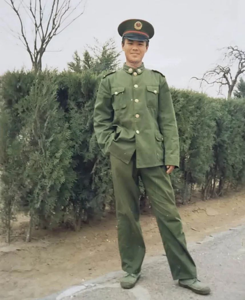 90年军装军人照片图片