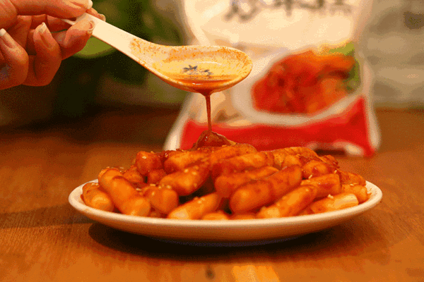 对于仪式感来说,打年糕实在太生活了