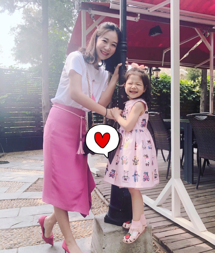 吊环王子陈一冰近况,妻子单竞缇身材好,女儿超级会哄人