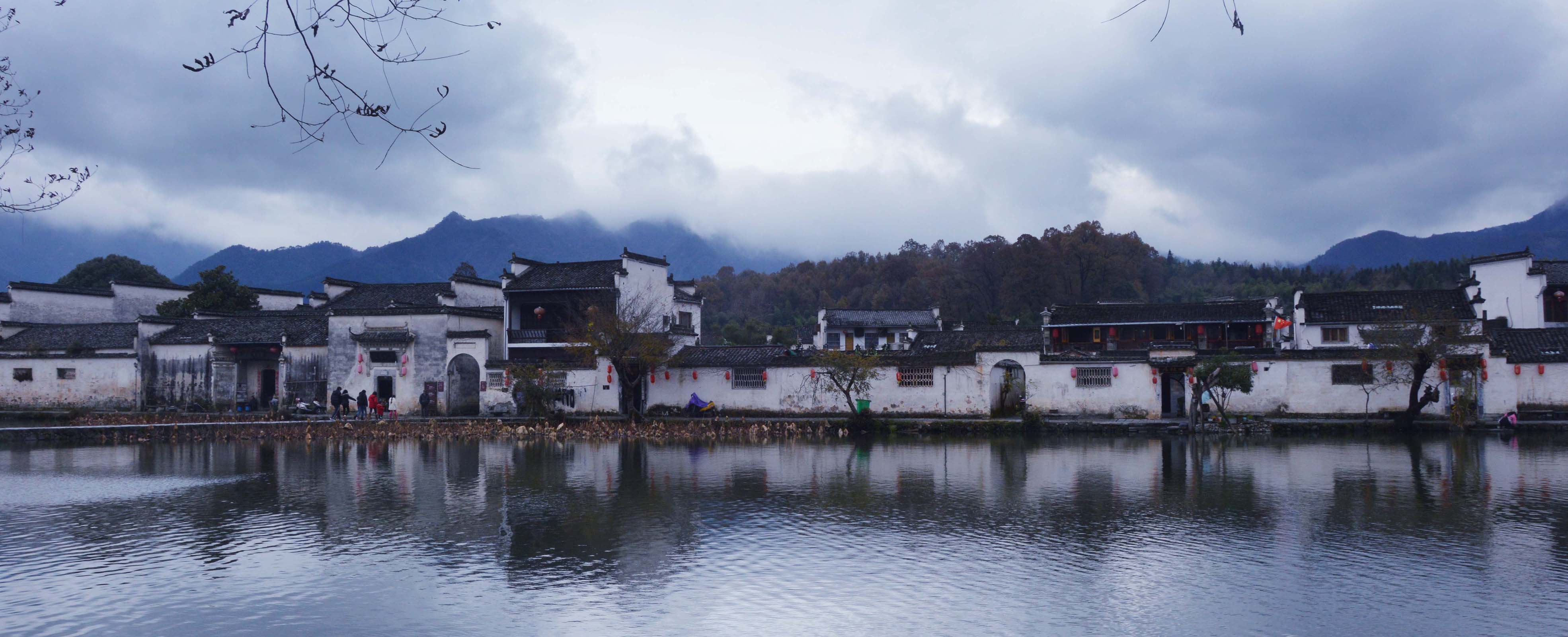 水圳九曲十彎,穿