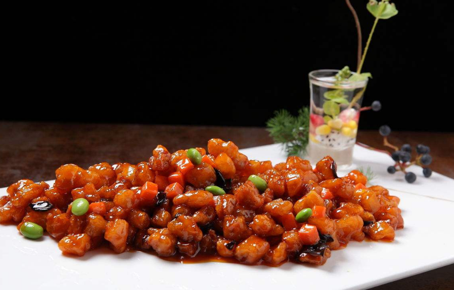 樱桃肉是一道江苏省苏州市的传统名菜之一,属于苏菜系.