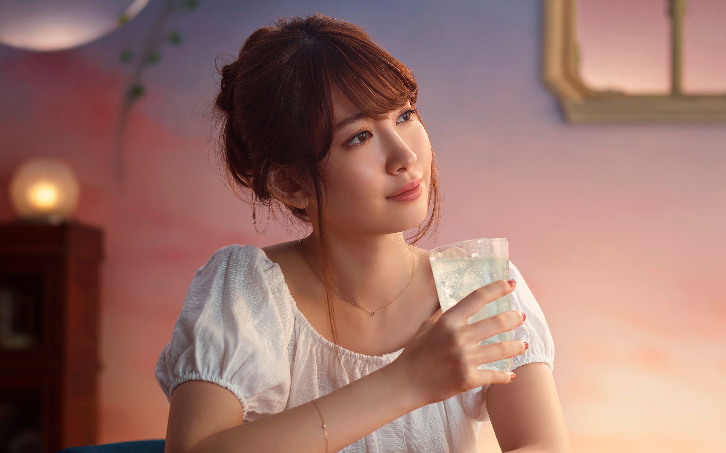 小嶋阳菜(kojiharu),1988年4月19日出生于日本埼玉县,前日本国民女子