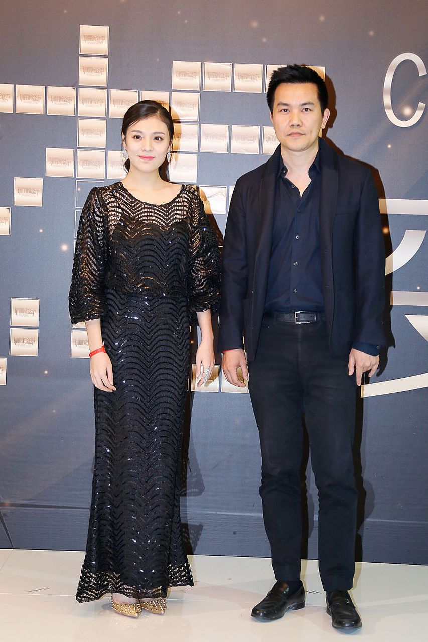 娱乐圈的风云变幻总是让人捉摸不透,最近辛芷蕾和翟天临被曝领证结婚