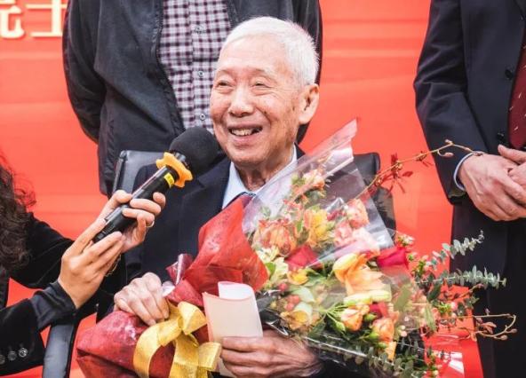 陈灏珠院士从医执教70年 | 《拓医学路 逐中国梦——陈灏珠传》首发