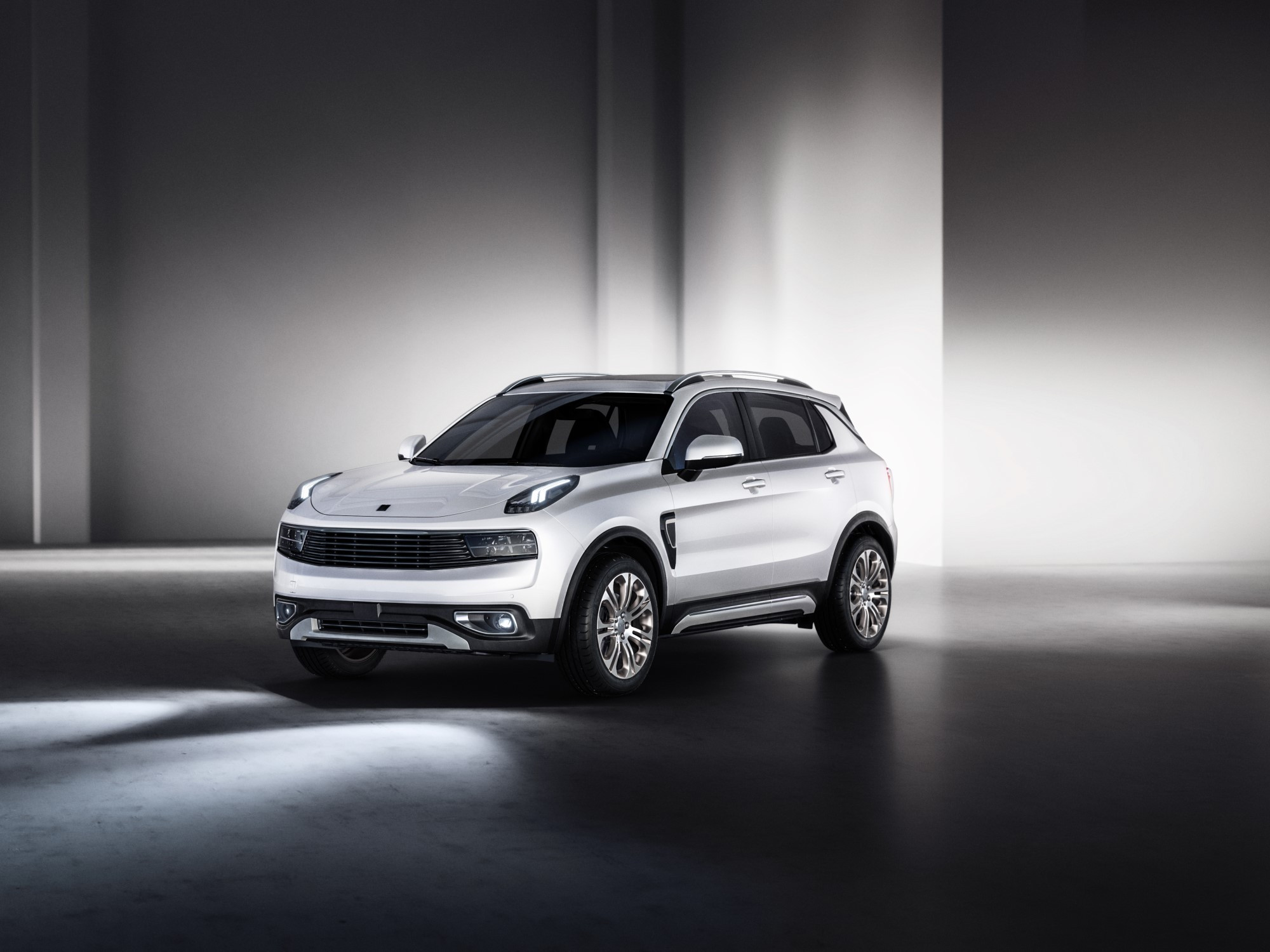 国产车的一个证明,共享沃尔沃技术的领克01,哪款最值得推荐