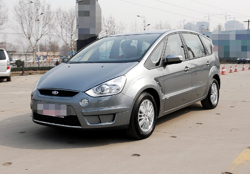 麦柯斯,这款汽车的外观颜值很高,时尚又不失低调,而且个性十足,总体来