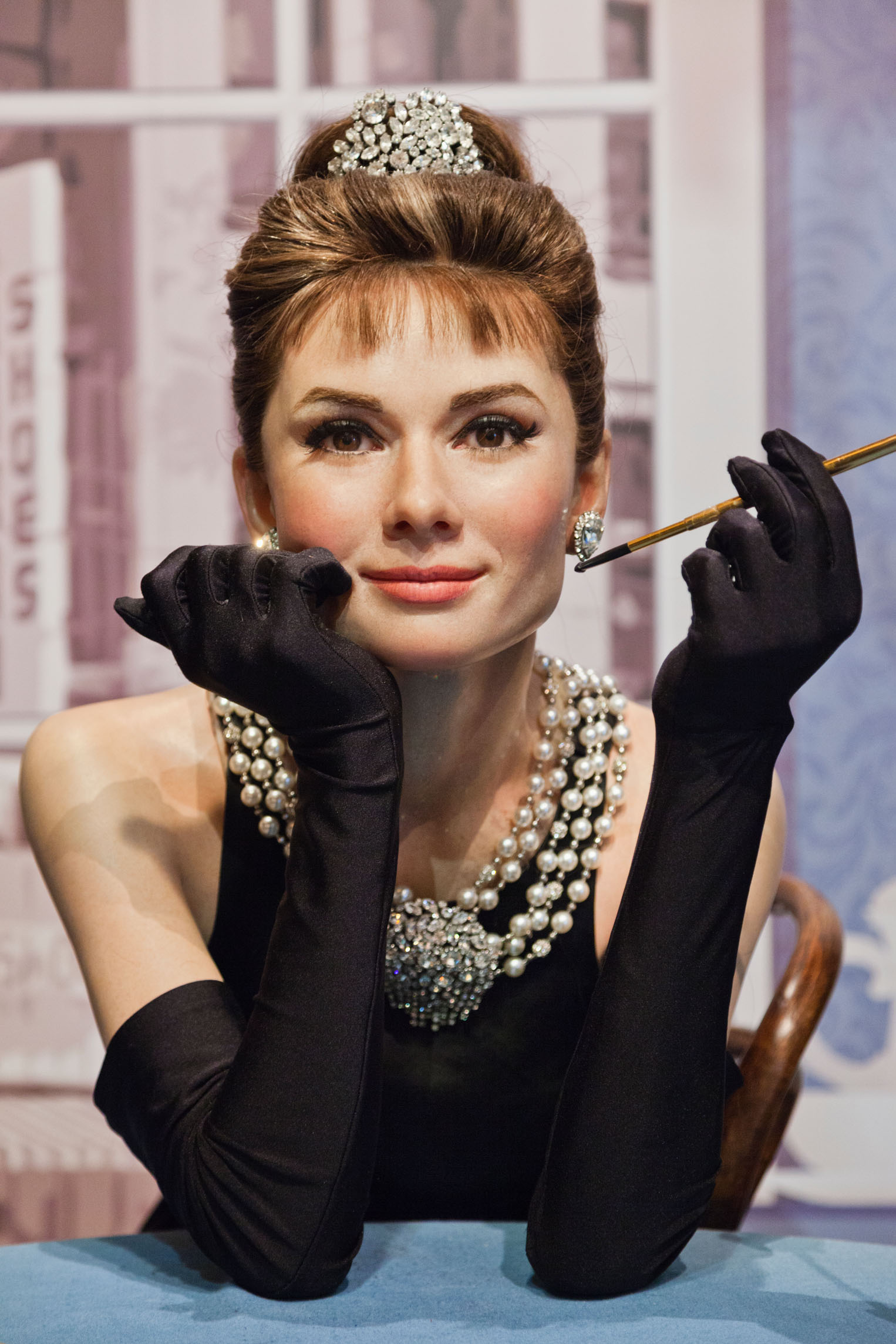 奥黛丽·赫本——完美女神的背后故事