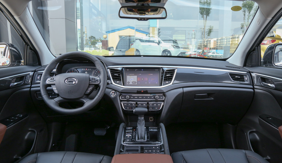 广汽传祺-传祺gs7设计的很美观,看起来很圆润让人感觉很舒服