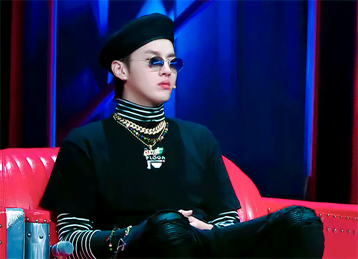 百变时尚达人吴亦凡贝雷帽造型 妮最pick哪一个!