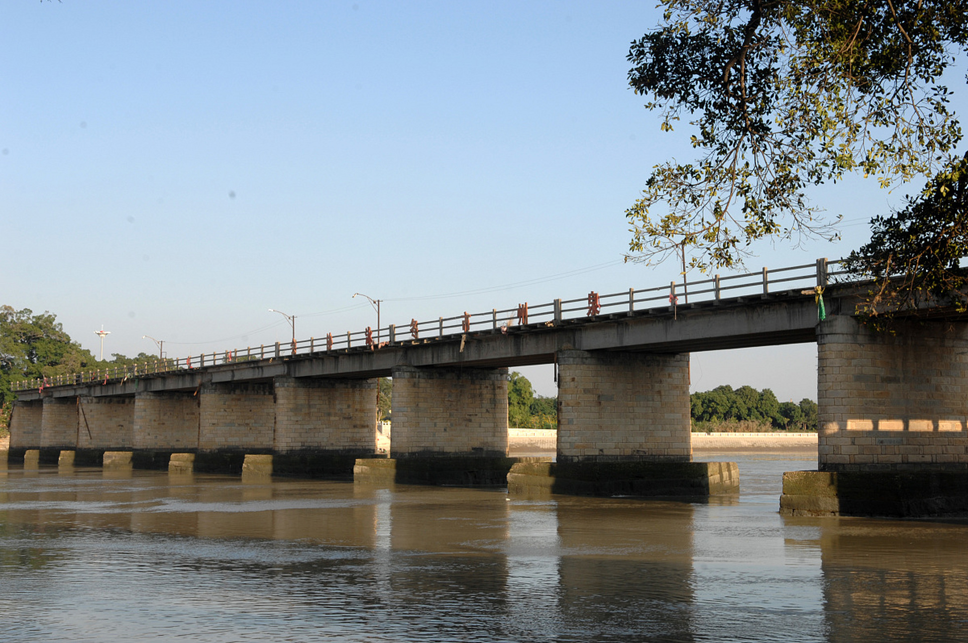 安平桥,又称五里桥,是中国的一座著名旅游景区和文物保护单位,有着