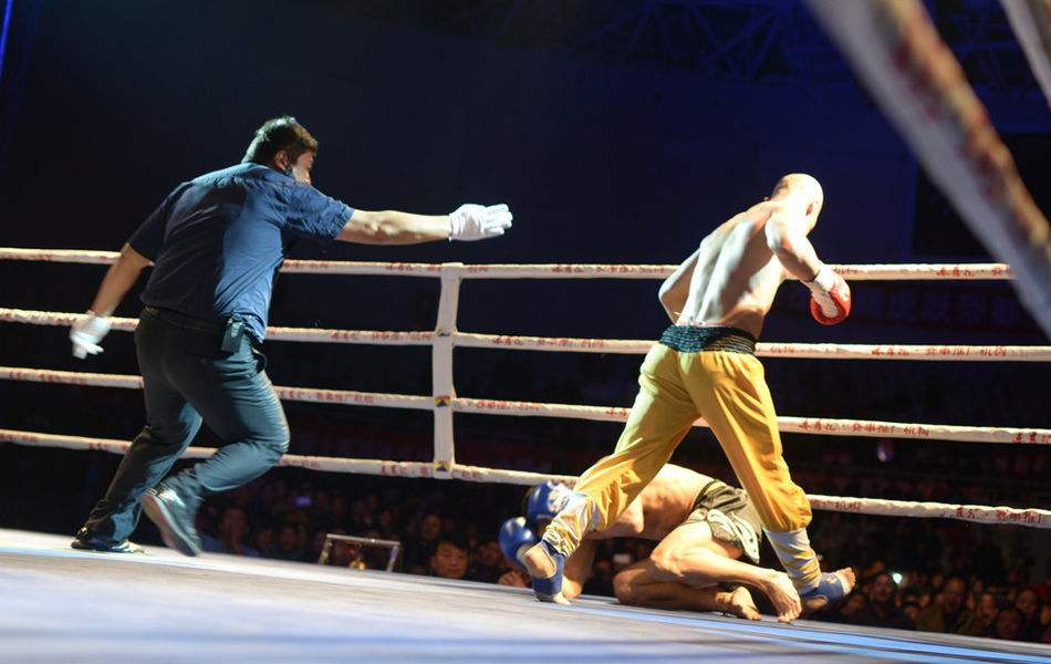 一龙展示ko日本拳王视频,直言:我们都会老去!