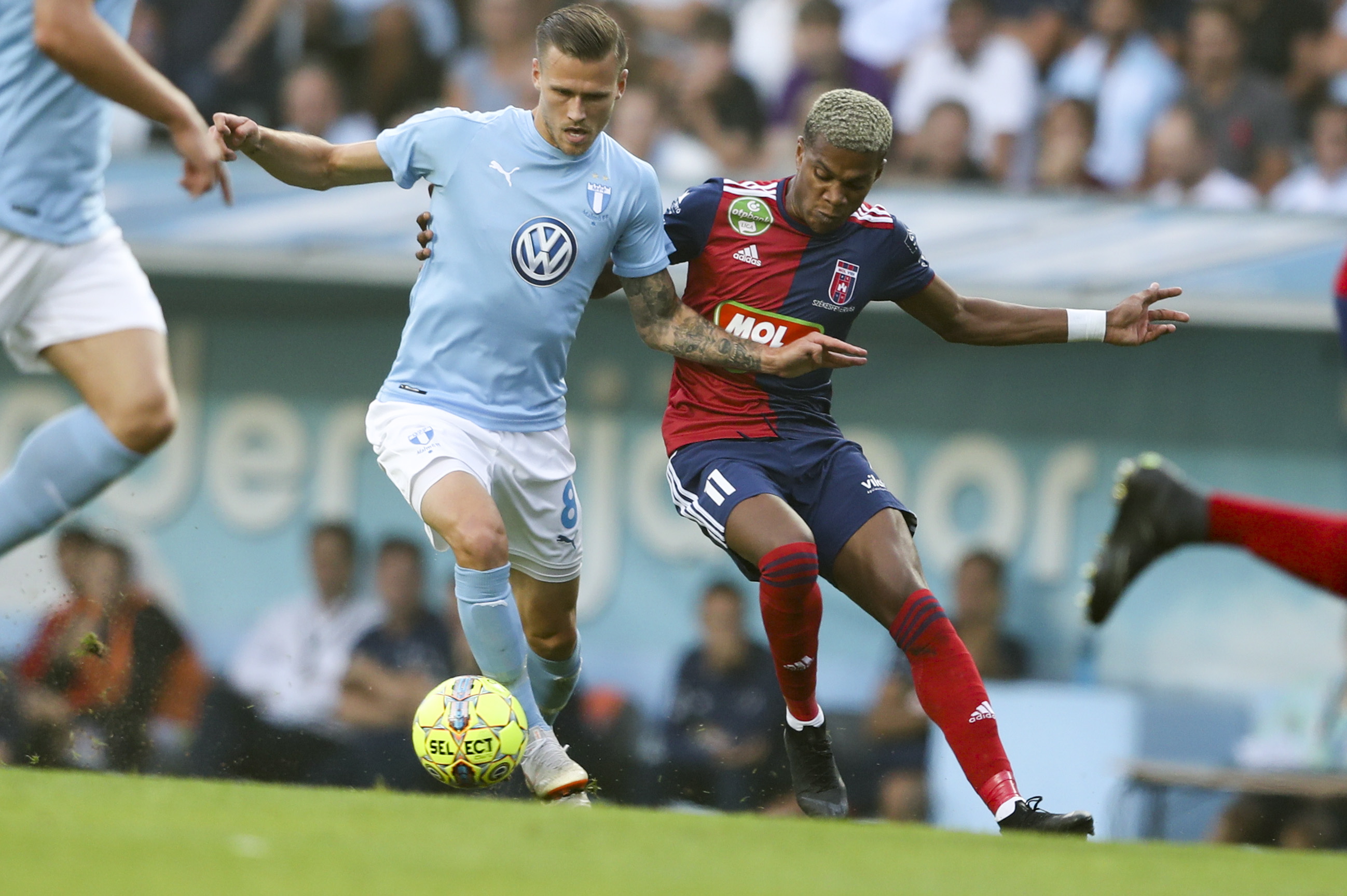 足球——欧冠联赛:马尔默战平维迪(1)