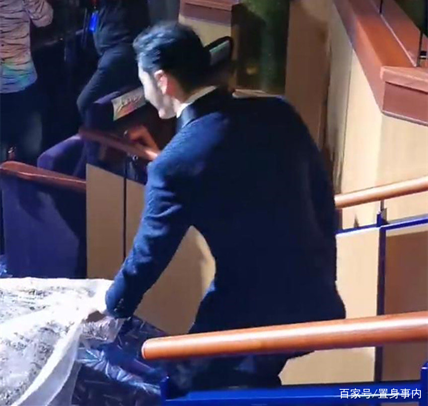 小海绵生日Baby黄晓明不同框,这算哪门子“力破”离婚传闻? 小海绵生日Baby黄晓明不同框,这算哪门子“力破”离婚传闻?
