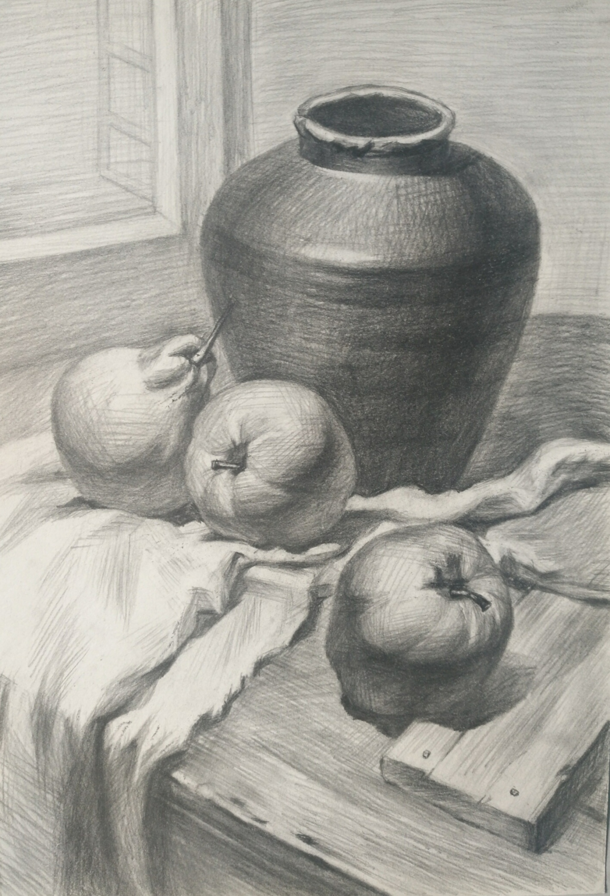 明暗素描:罐子与苹果画法步骤图解