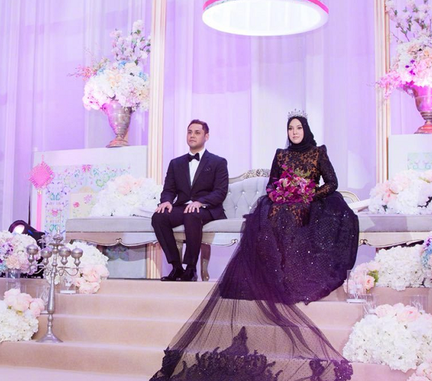 《我是歌手》茜拉宣布怀孕,跟老公结婚之后,现在的她漂亮成这样