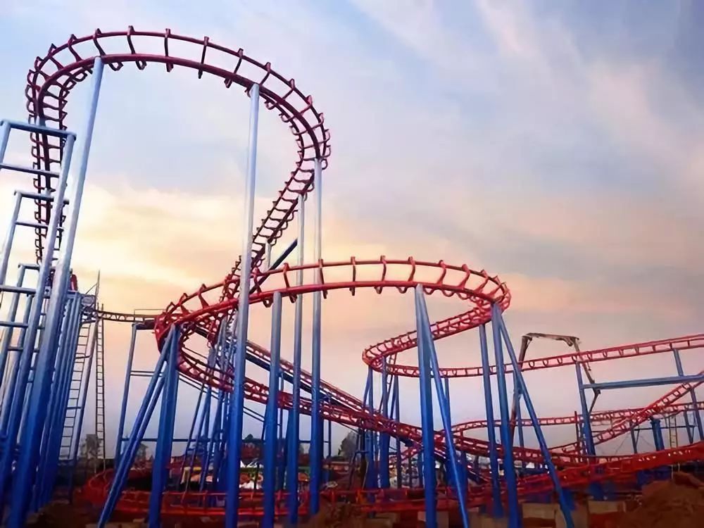 2016年——2016年9月23日,乐山万达广场开幕.