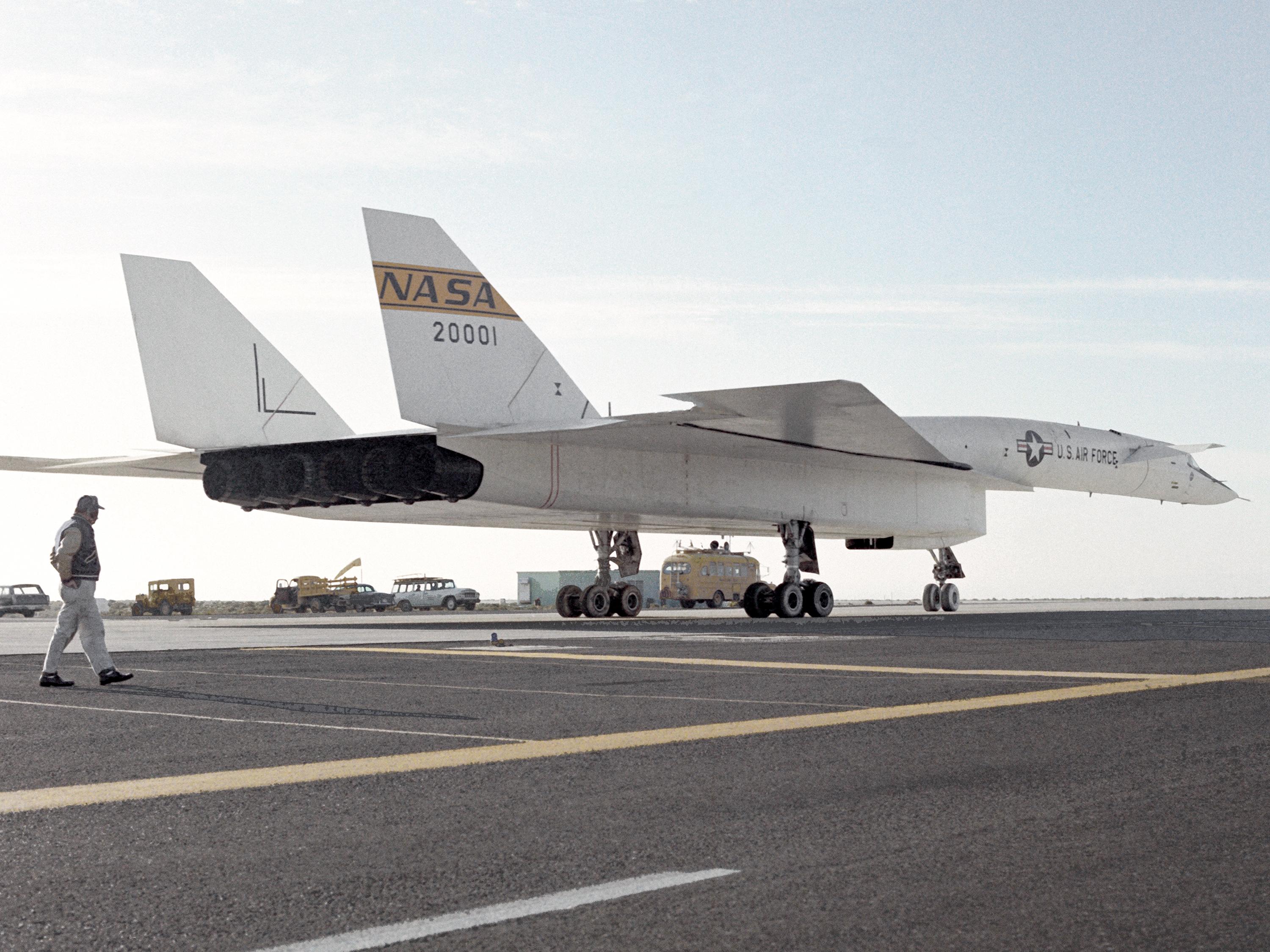 美国空军的"xb-70女武神轰炸机"原来如此,它的实力一直被低估