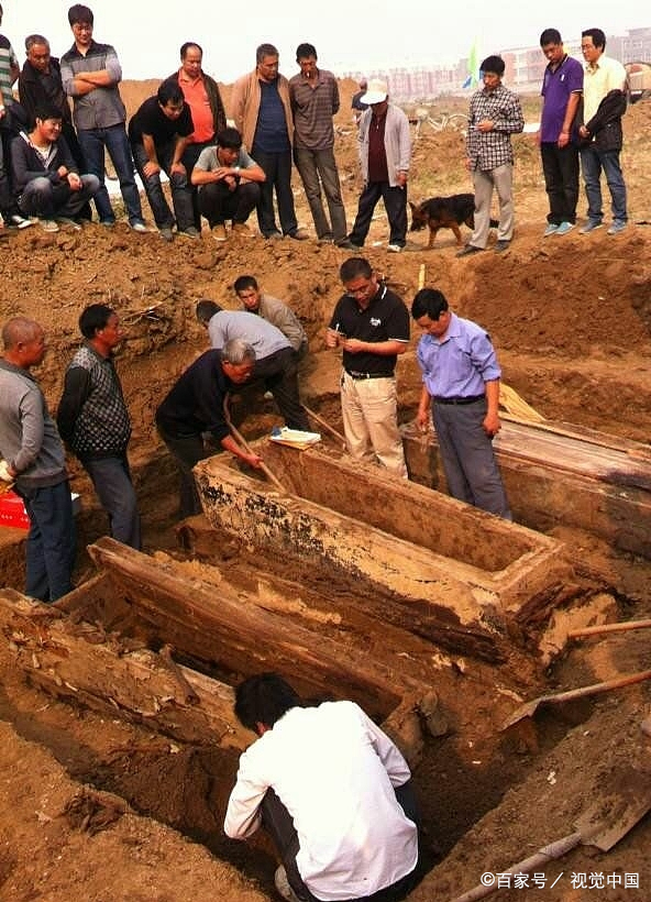 小山村发现千年古墓,墓中竟然出土46具棺椁
