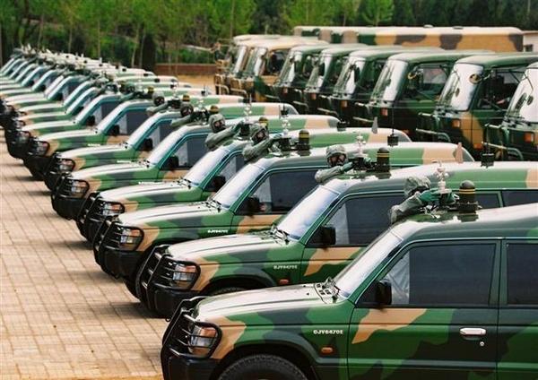 美抗议无效!大批军车直奔美后院,中国风范再获"铁粉"