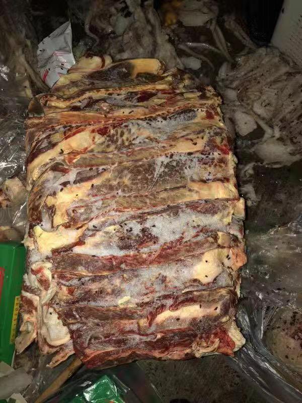 成都一小学被指食品变质发霉 多部门已介入调查