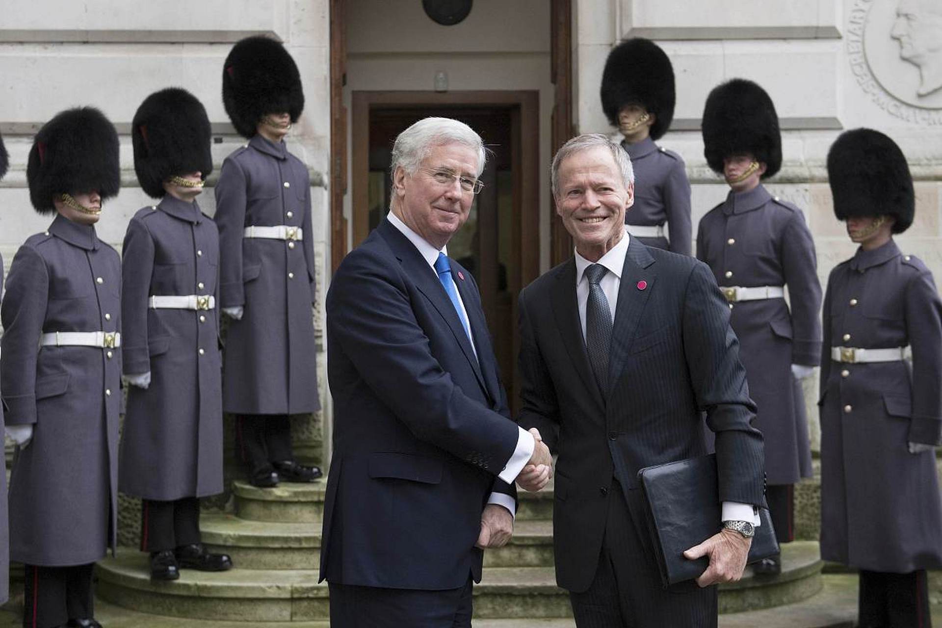 英国防大臣格兰特·沙普斯最近表示,西方国家与俄罗斯,中国,伊朗和