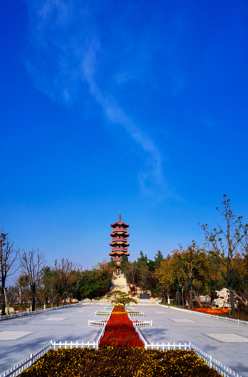 云龙湖,汉文化景区,彭祖园,徐州博物馆和大洞山风景区等著名景点展示