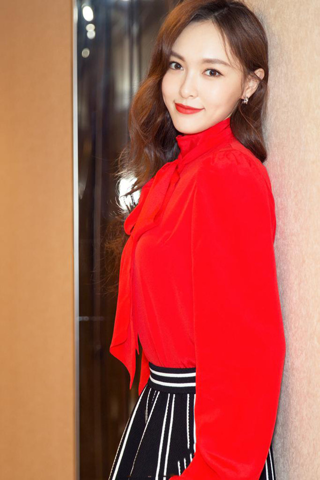 简直惊为天人,小编给郑爽穿红裙打98分. 转载自百家号作者:小萌妹哒哒