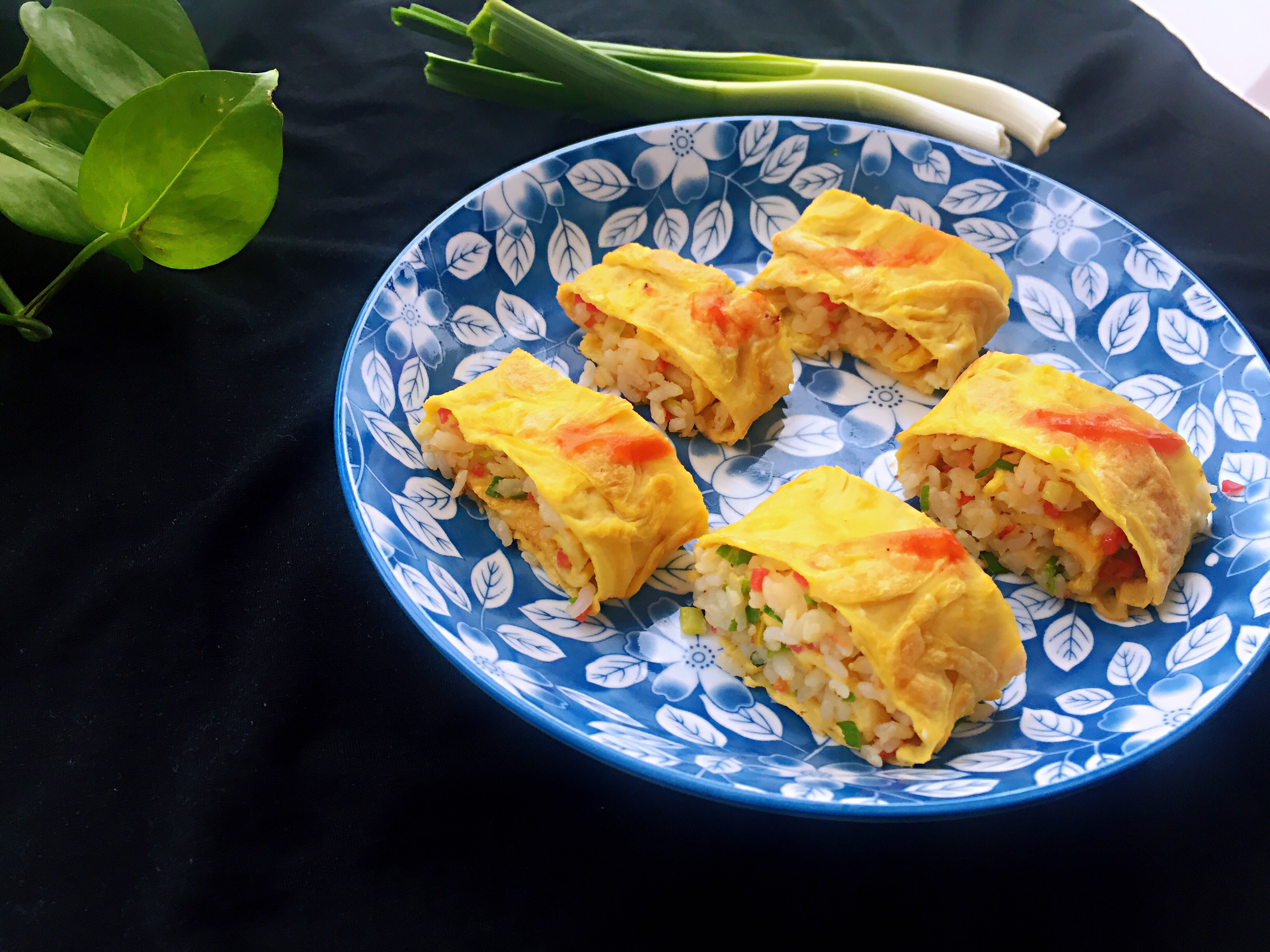 2个鸡蛋1碗剩米饭的花式做法,颜值有,味道有,一盘不够