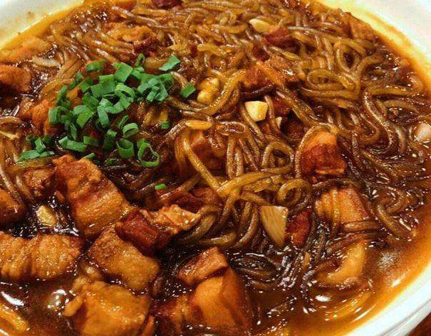 只能靠味道取胜的四种美食,东北菜占2种,图3是河南人的骄傲!