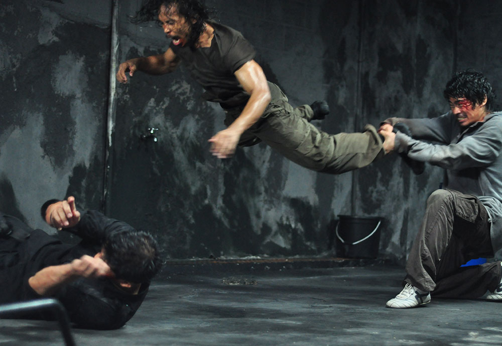 150分钟打出满屏都是疼,这部电影又一次突破了传统动作片的烤