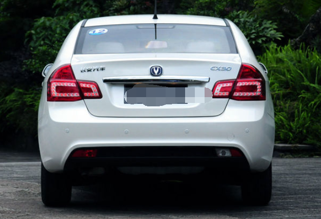 长安cx30三厢1.6l手动豪华低碳型,时尚与美感结合,代步首选