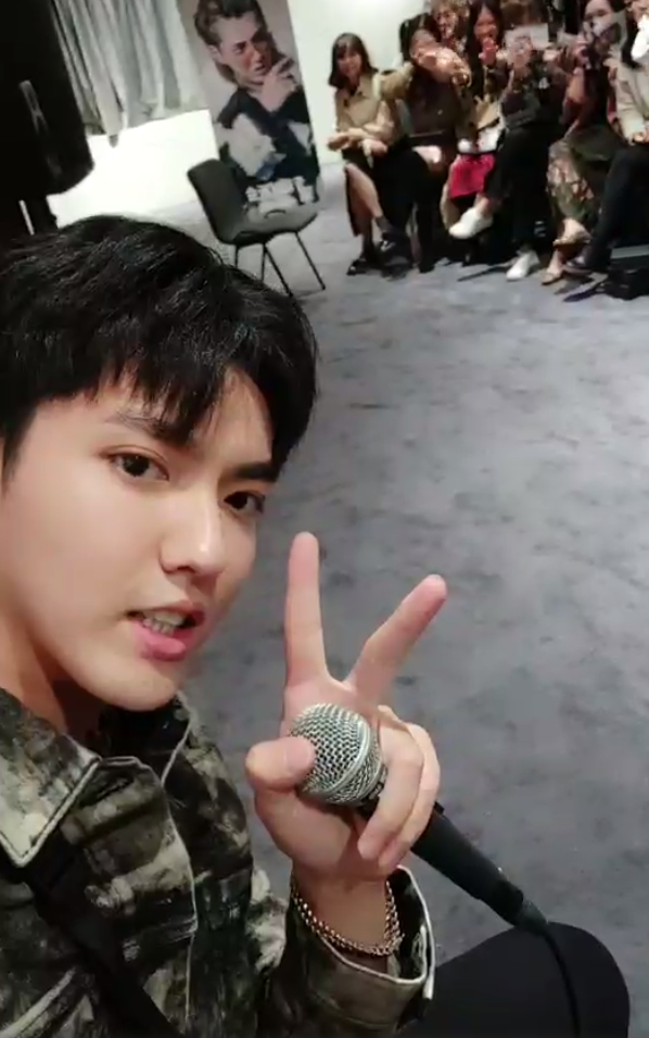 吴亦凡直播三分钟,画面如同照妖镜,网友:脸上胖了一圈