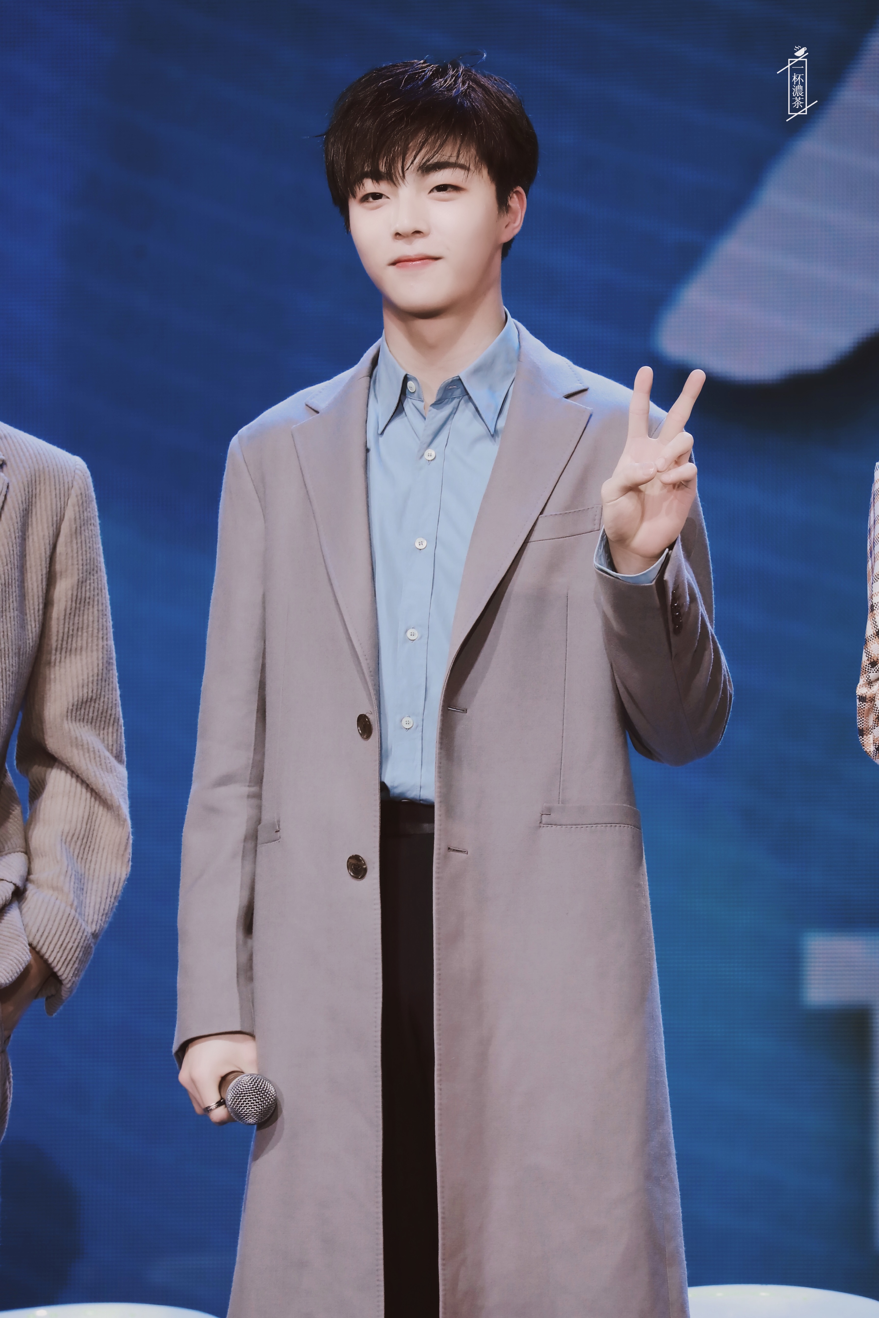 npc粉丝维权!我们坤坤就比较好了,c位出道的他满满的镜头!