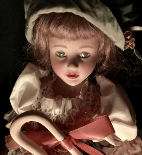 《恐怖童谣》娃娃图片