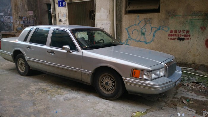 5款90年代顶级豪车,当年能开这车非富即贵,比如今宾利还有钱!