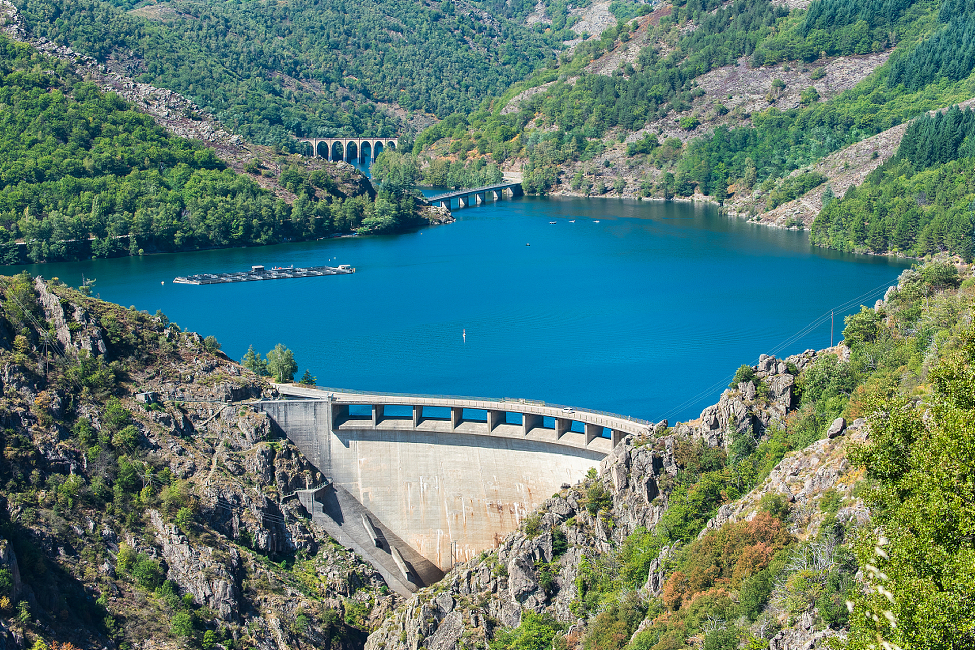 京郊十三陵水库登山步道,俯瞰水库与昌平风光!